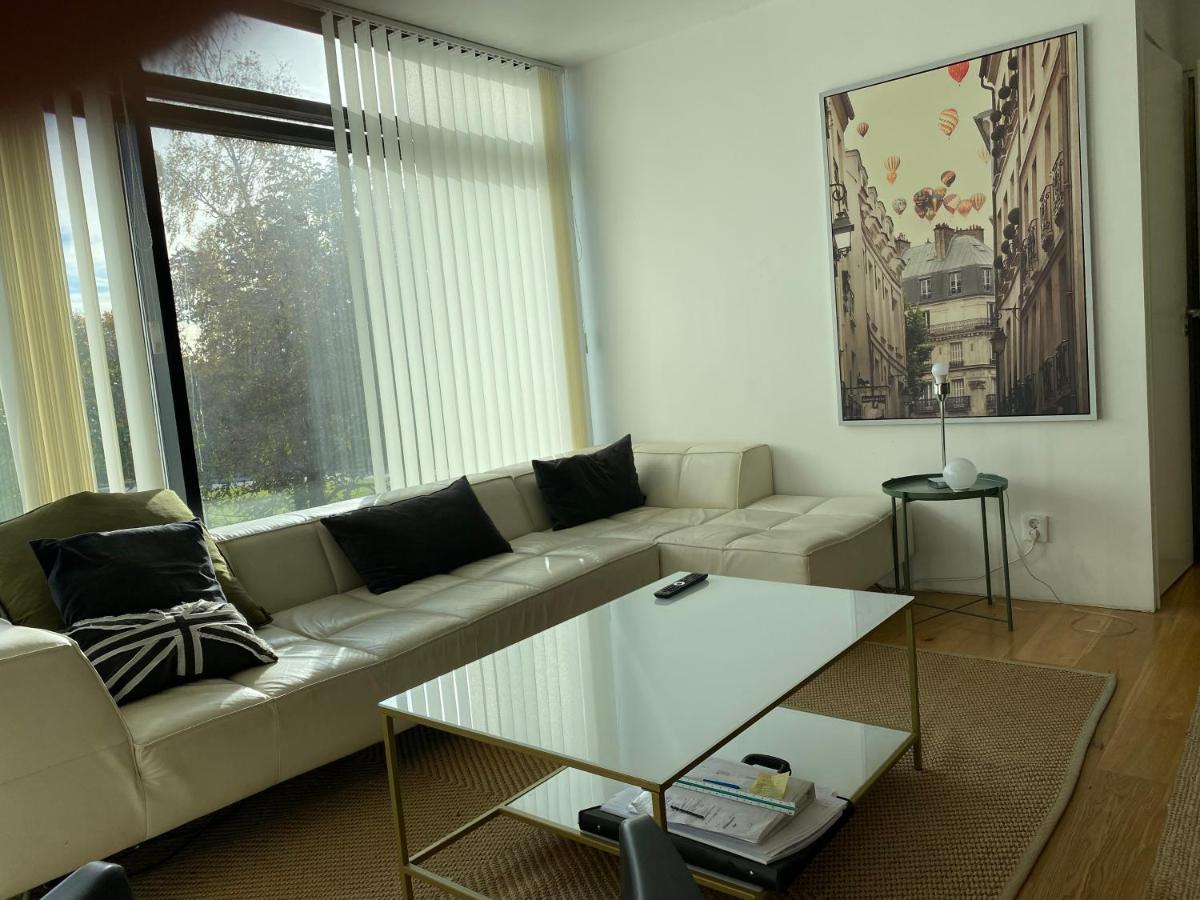 Exclusive 2 Level Etage Next To Arlanda-City Metro ستوكهولم المظهر الخارجي الصورة