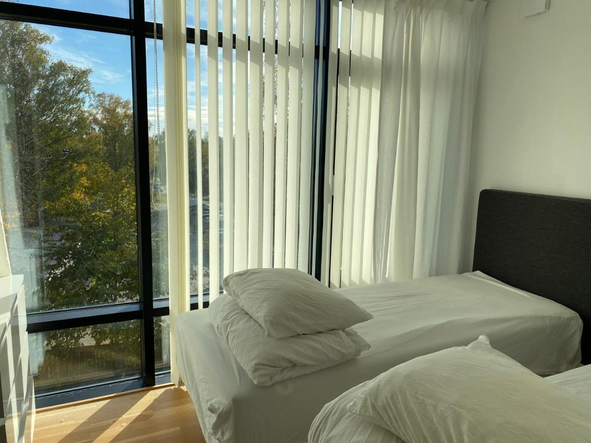Exclusive 2 Level Etage Next To Arlanda-City Metro ستوكهولم المظهر الخارجي الصورة